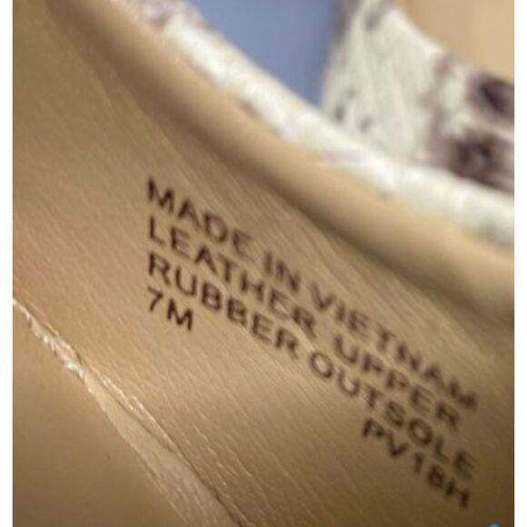 Michael Kors "Dorothy" Snake Embossed Goat Leather Pointed Toe Pumps 3" Heel - Picture 7 of 9